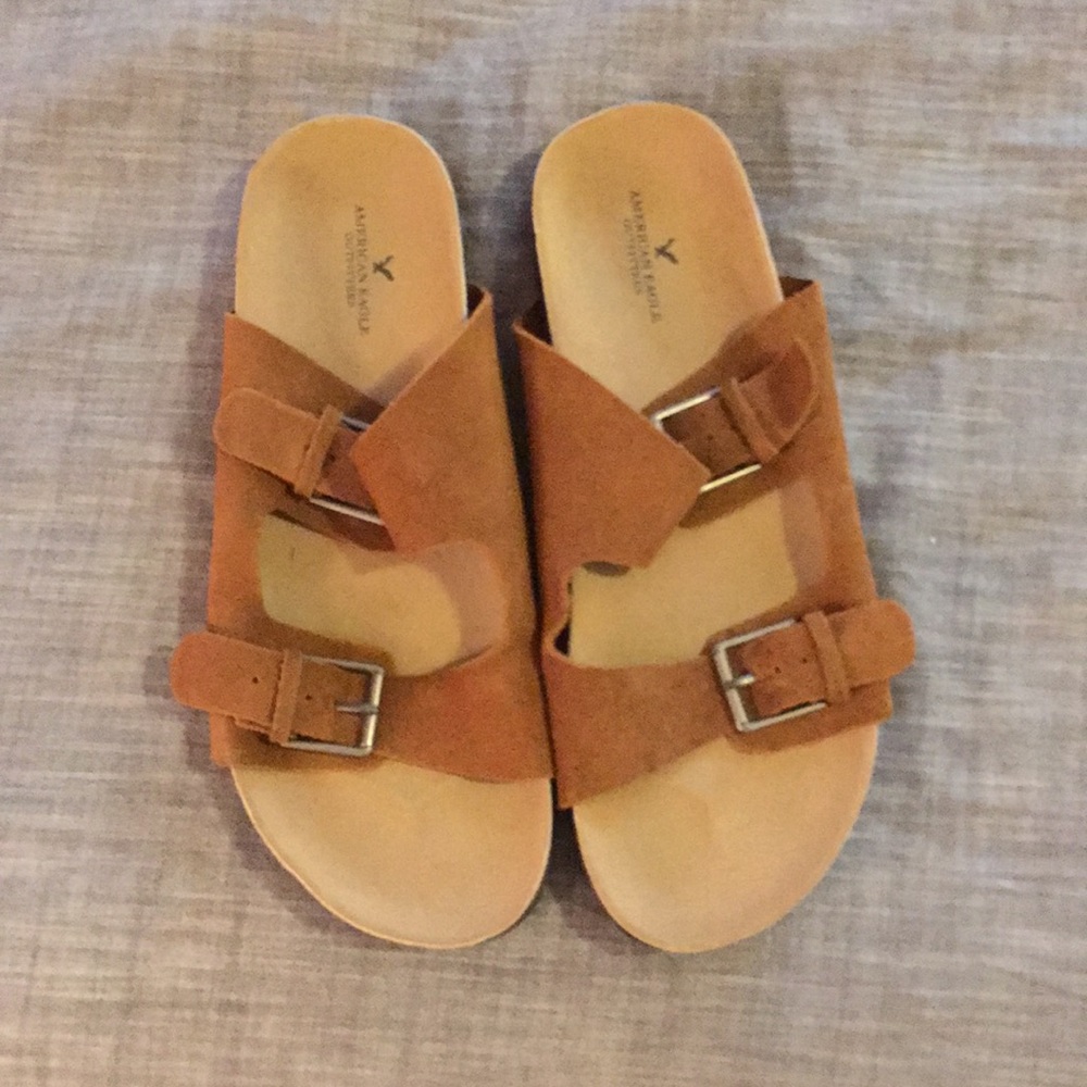 Never worn beige berks from American eagle